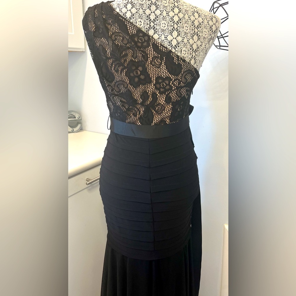 B&A by Betsy & Adam full length One-shoulder Black Evening dress size 4P